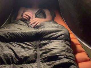 Quietly masturbating in a tent テントの中でバレないようにこっそりオナニー 安静地在帐篷里自慰 तंबू में चुपचाप हस्तमैथुन कर रहा था