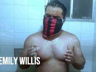 Me baño y les platico de las mujeres que cambiaron mi vida