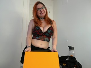 Pornhub 25000 Subscribers Gifts Unboxing Box Busty petite redhead Outfit Try-On