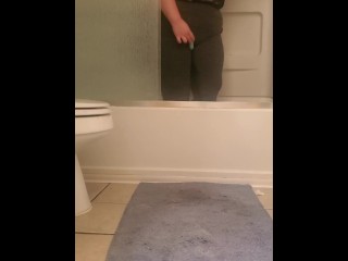 Vibrating my clit while i have to pee ( super wet!!!) pissing and cumming all over my gray leggings