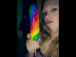 Deep throat clip on a rainbow cock pop message if interested in the video of what else I do with!