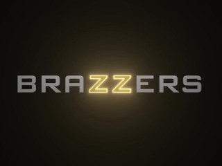Swapped With A Pervy Pillow.Abigaiil Morris, Brandy Renee / Brazzers