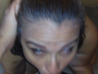 Cuando tomo me pongo puta y solo quiero que me follen