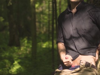 Handsome man Noel Dero decided to masturbate in the woods because he really wanted to fuck