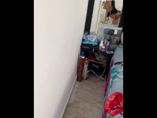 Puta se confunde y se la chupa a su amigo pensado que es su novio ¡ah ah amigo! ¡Me Orino! ¡No pares