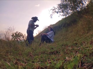 ROMANTIC SEX IN THE FIELD WITH OUR HATS 💚🤠