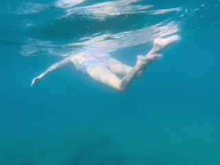 Spreading legs, sexy ass, underwater flower dress