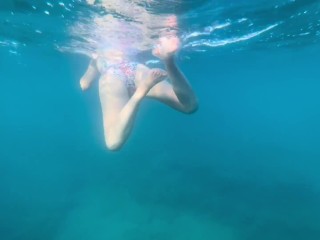 Spreading legs, sexy ass, underwater flower dress