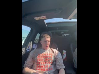 Morning handjob with cumshot in the car while no one is watching - 548