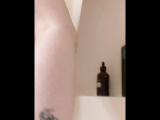 multiple orgasms in the shower- wet bathing masturbation fingering