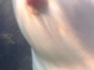 Морская нимфа из твоих снов ласкает свою киску под водой