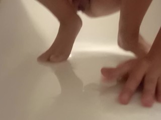 Bathpiss 💦
