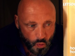 Julia Parker Ends Up Fucking The Hotel Janitor - HORNY HOSTEL