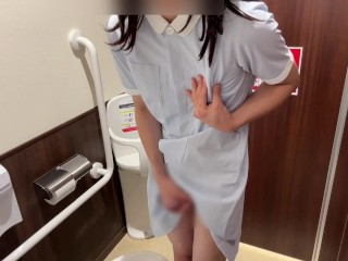 🍊【女装】本物ナース服着てトイレでオナニー