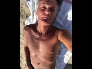 UltimateSlut Christophe PUBLIC MASTURBATION AT THE BEACH