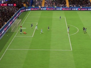 c'est un match de foot avec des femmes