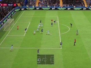 c'est un match de foot avec des femmes