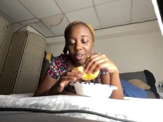 Eating A CheeseBurger Mukbang