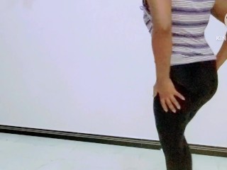 Sri lankan girl undressing 😍ඇදුම් මාරු කරන ගමන් විඩියෝ කලා 😋