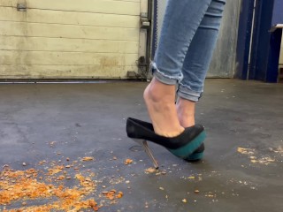 Trailer/preview! 😏well worn Pumps crushing and barefoot. JuliaApril Onlyfans