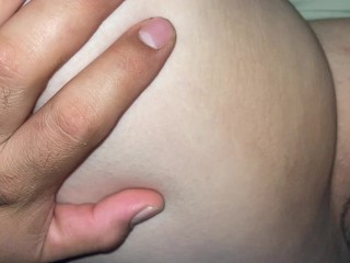 me la chupa toda a mientras todos estan en casa