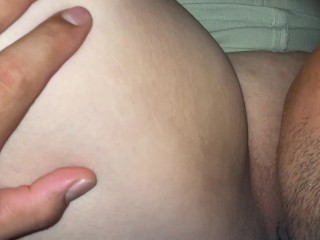 me la chupa toda a mientras todos estan en casa