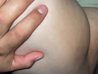 me la chupa toda a mientras todos estan en casa