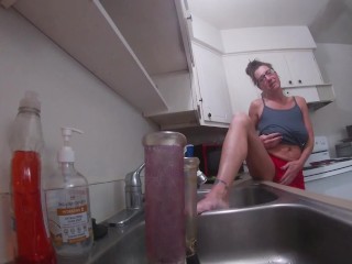 Rachel Lee HH22 Filled a bowl and my pussy! Huge squirting cum