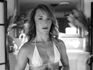 Yoga Workout in a Bikini with HannahJames710! Splits, Squats and Butt Exercises!