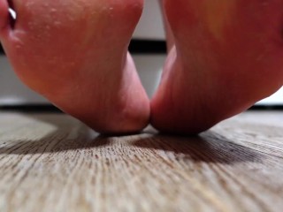 foot play from cutie Furiyssh