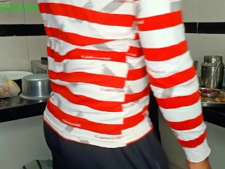 Komal kah Rahi thi muze sabse jyada maza kichen m hi ata hai