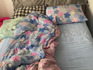 男生第一次独自一人在女朋友家自慰