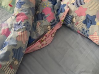 男生第一次独自一人在女朋友家自慰