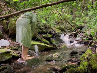 Naked bath at the creek