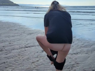 Stripping Bare Butt And Pussy In Public.. (Juicylousie)