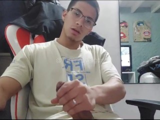 Youtuber jerks off after making a video!