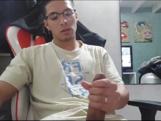 Youtuber jerks off after making a video!