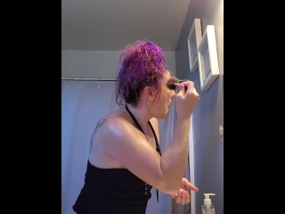 MILF PURPLE HAIR MAKEUP DANCING BIGBUTT BIG ASS TATTOOS HAPPY EXCITED