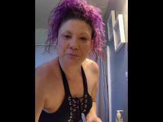 MILF PURPLE HAIR MAKEUP DANCING BIGBUTT BIG ASS TATTOOS HAPPY EXCITED