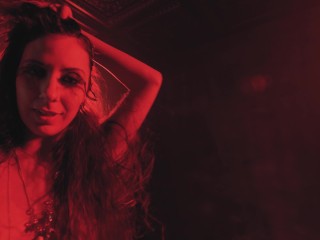 Anna Cherry DANCING STRIPPING and GRINDING HER HIPS to the music (oiled skin, strip tease)