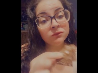 FREE compilation sexiest pics/vids all natural nerdy brunette Bbw Milf