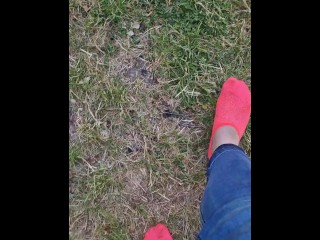 Anklet socks garden walk. Grass is dry so a little bit of cracking under my feet.🥰