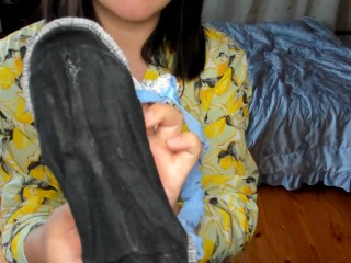 自分の生理用布ナプキンから強烈な刺激臭がして、咳と吐き気が止まらない日本人女性。