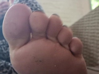 A very close-up from my toes. If you open your mouth I can put them right in.🤤