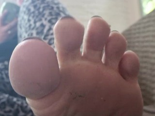 A very close-up from my toes. If you open your mouth I can put them right in.🤤