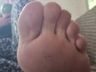 A very close-up from my toes. If you open your mouth I can put them right in.🤤