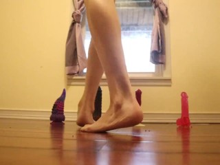 Daphne Phoenix - Bounces between 4 toys vaginal/anal