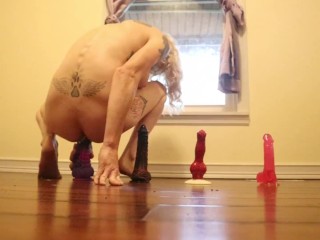 Daphne Phoenix - Bounces between 4 toys vaginal/anal