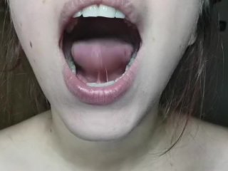 uvula branle toi sur ma langue sexy et crache ton sperme dans ma bouche