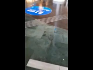 Caliente en el centro comercial